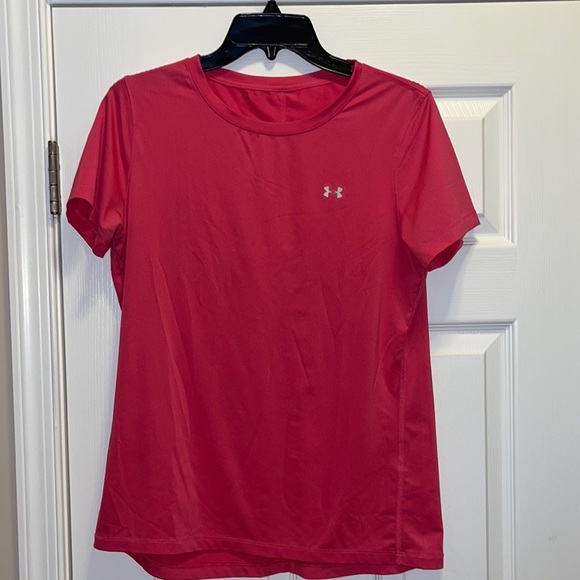 Under Armour Tops - ⭐️Under Armour athletic top